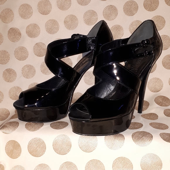 Worn once - Picture 2 of 3